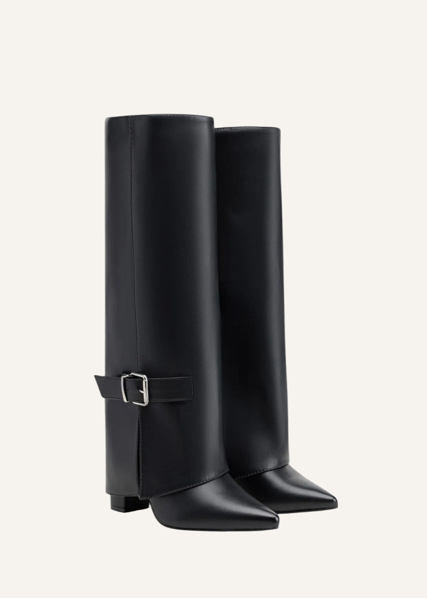 Bottes hautes talons carrés bouts pointus à rabats et boucles
