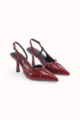 Escarpins Slingback vernis plissés à brides croisées