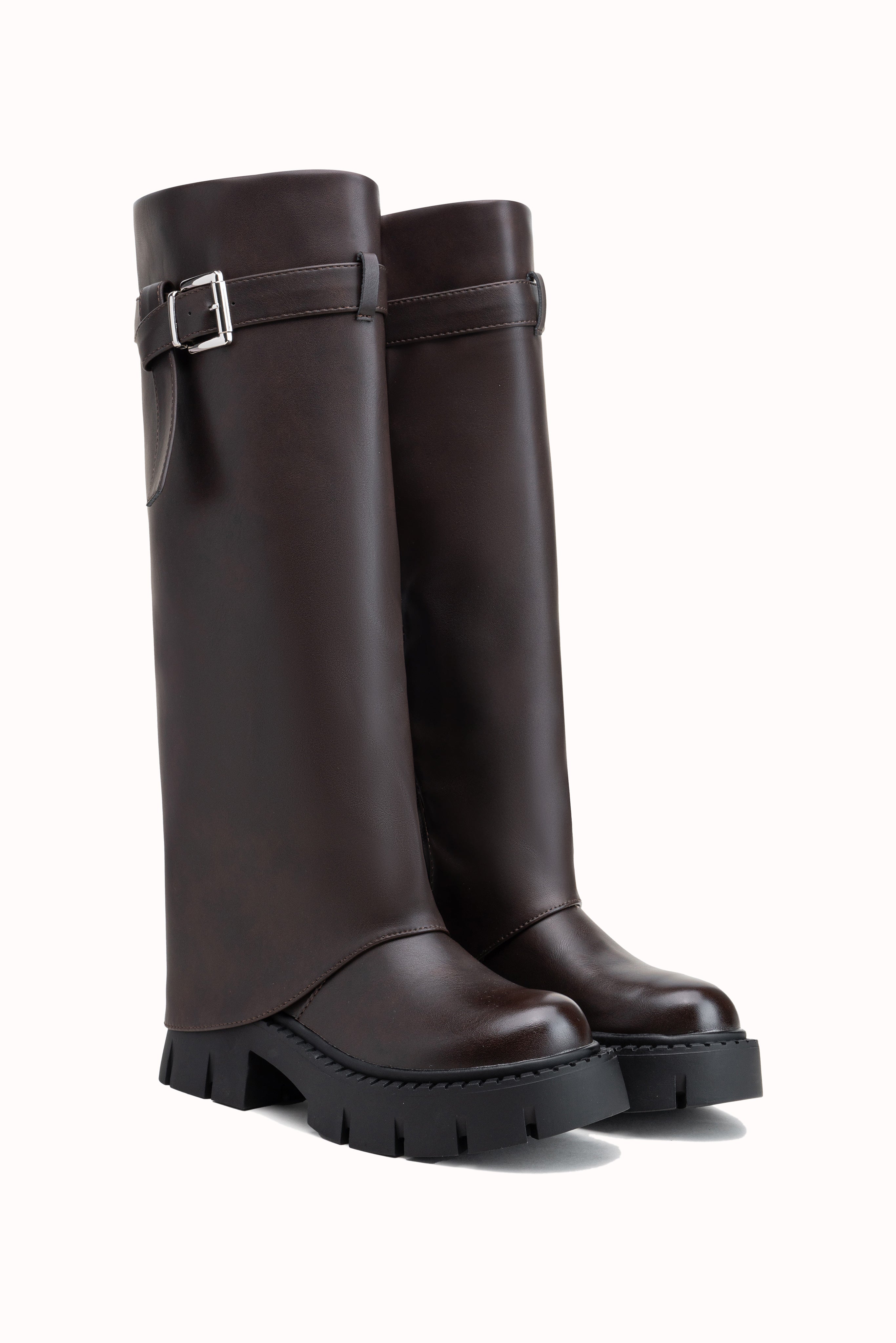 Bottes hautes à plateformes et boucles