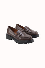 Mocassins simili semelle crantée