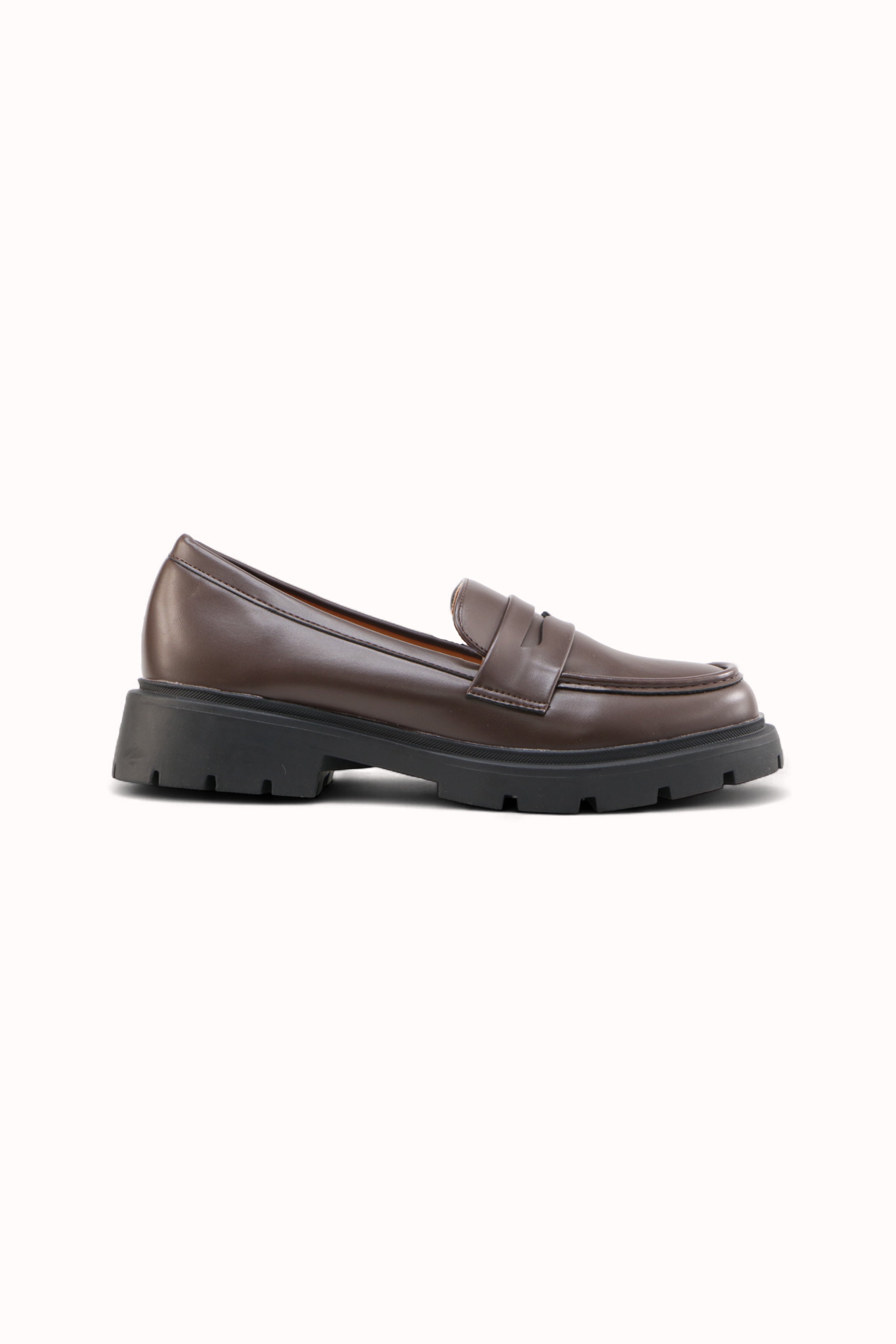 Mocassins simili semelle crantée