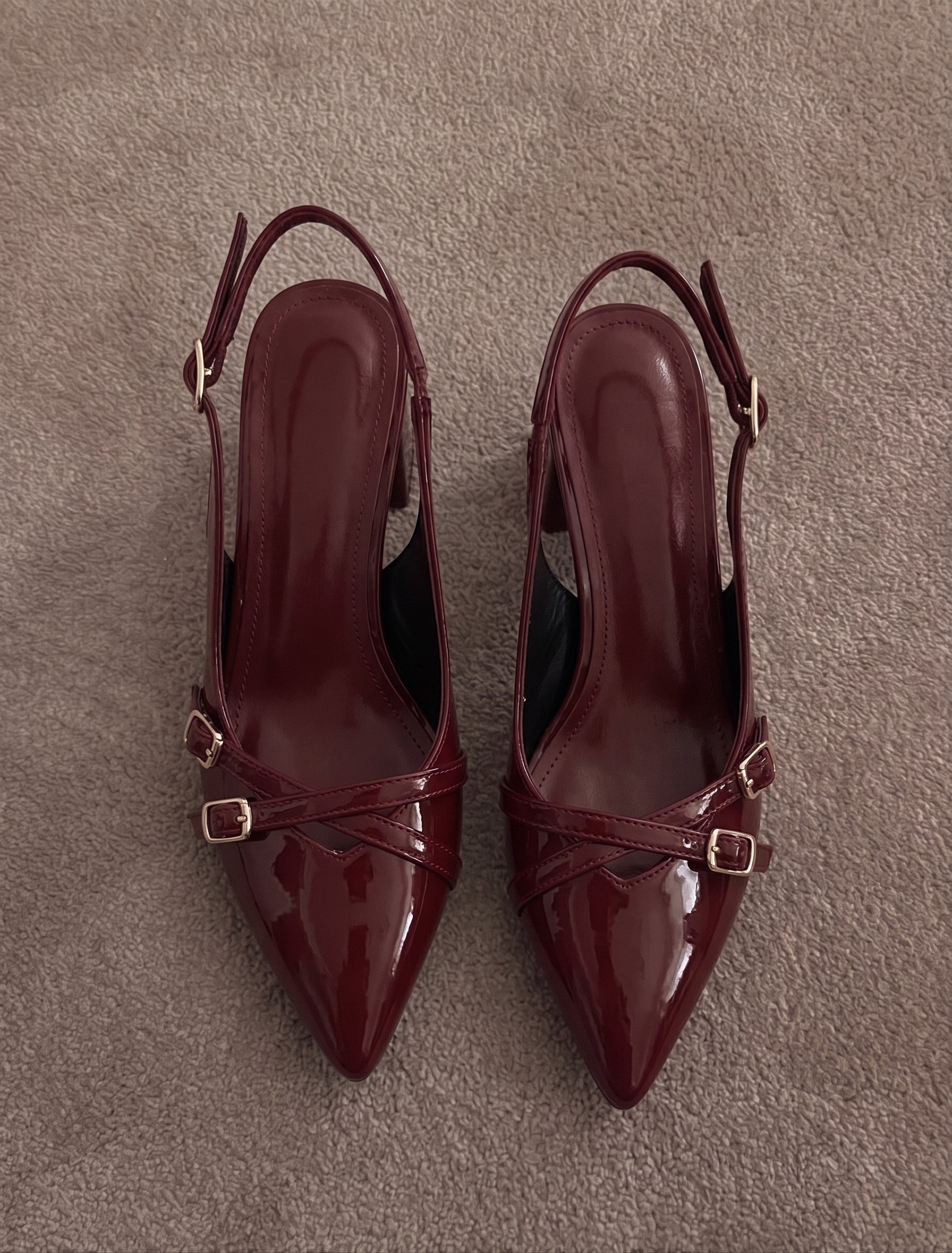 Escarpins Slingback vernis talons blocs à brides