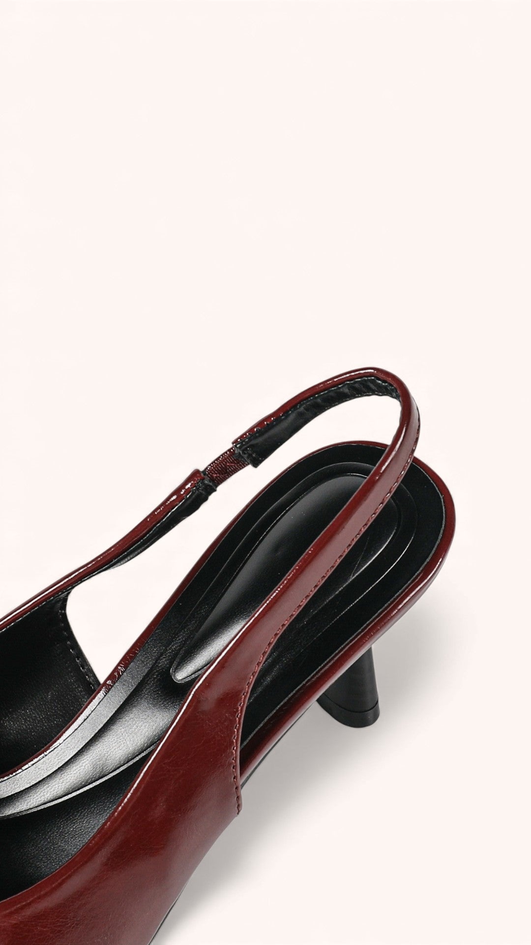 Escarpins Slingback vernis plissés