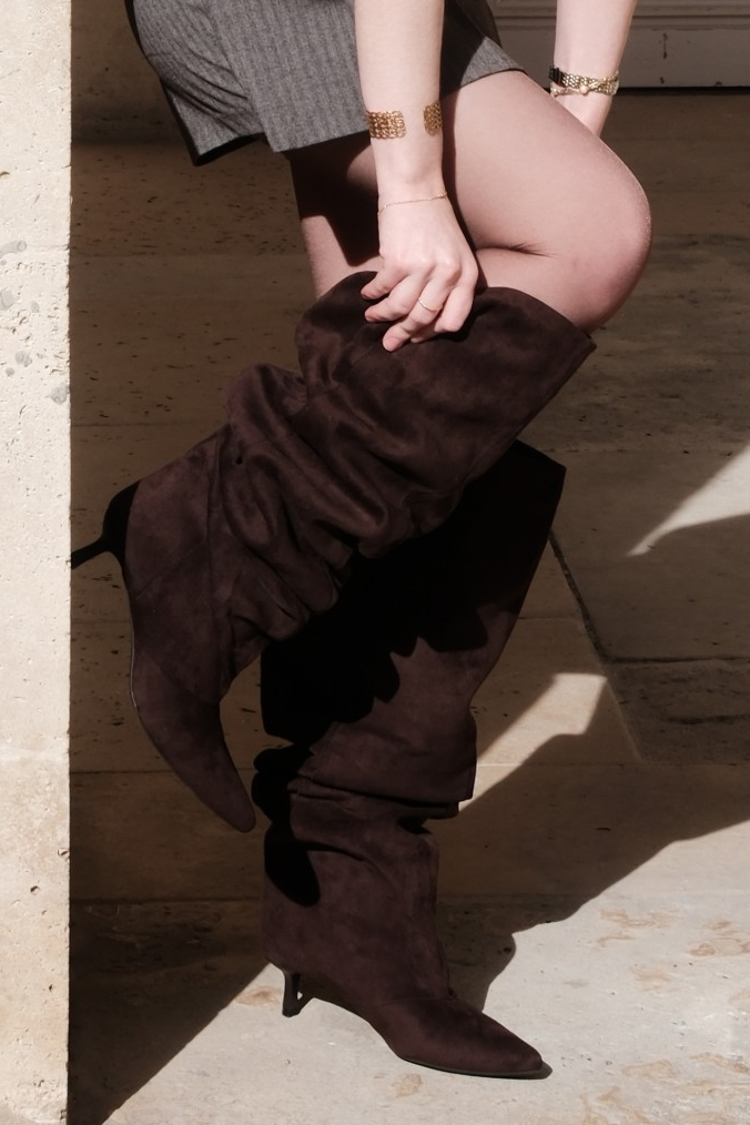 Bottes hautes plissées slouchy à talon kitten heel et bout pointu