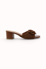 Mules à talon carré ornée d'une fleur en Raphia Crochet - Marron